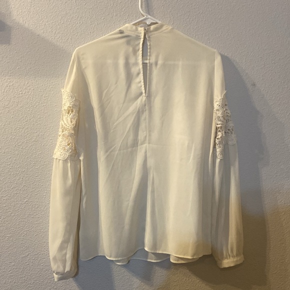 Express sheer lace detail blouse size small - Picture 6 of 7